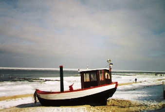 Fischerboot am Zempiner Strand